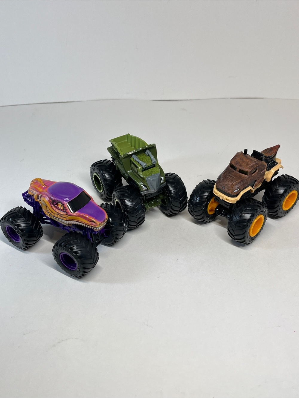 Monster Jam Truck Lot Dinosaur Jurassic World Velociraptor Triceratops T-Rex